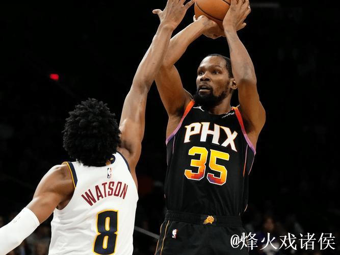 杜兰特高效表现:前三节砍下22分,7中10命中率助力全能数据 杜兰特高效表现:前三节砍下22分,7中10命中率助力全能数据