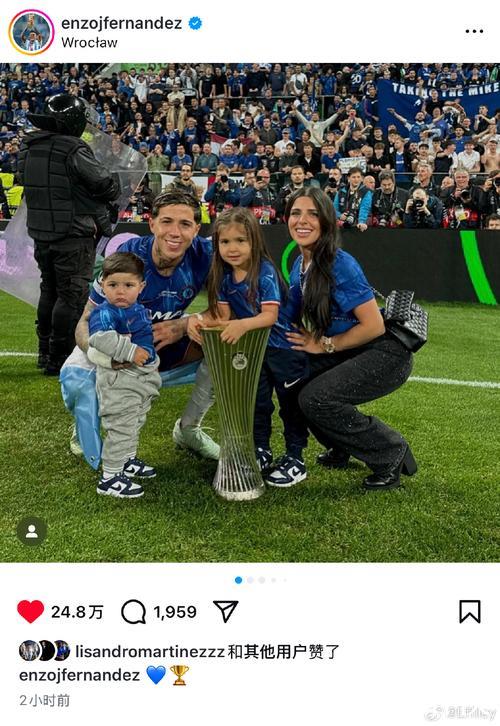 塞雷佐携半数马竞球员分组探访医院,为儿童送上玩具关怀 塞雷佐携半数马竞球员分组探访医院,为儿童送上玩具关怀